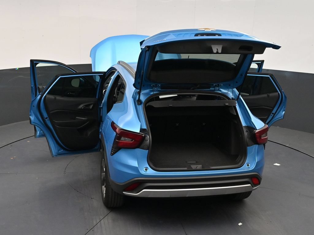 Used 2025 Chevrolet Trax LT FWD image 31