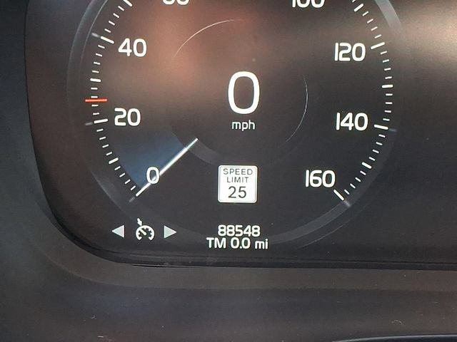 Used 2018 Volvo XC60 T5 Momentum w/ Vision Package AWD/4WD image 22