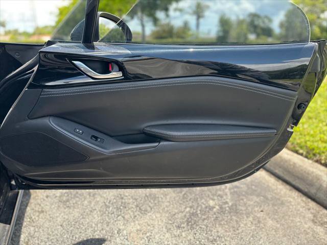 Used 2021 MAZDA MX-5 Miata Grand Touring RWD image 14