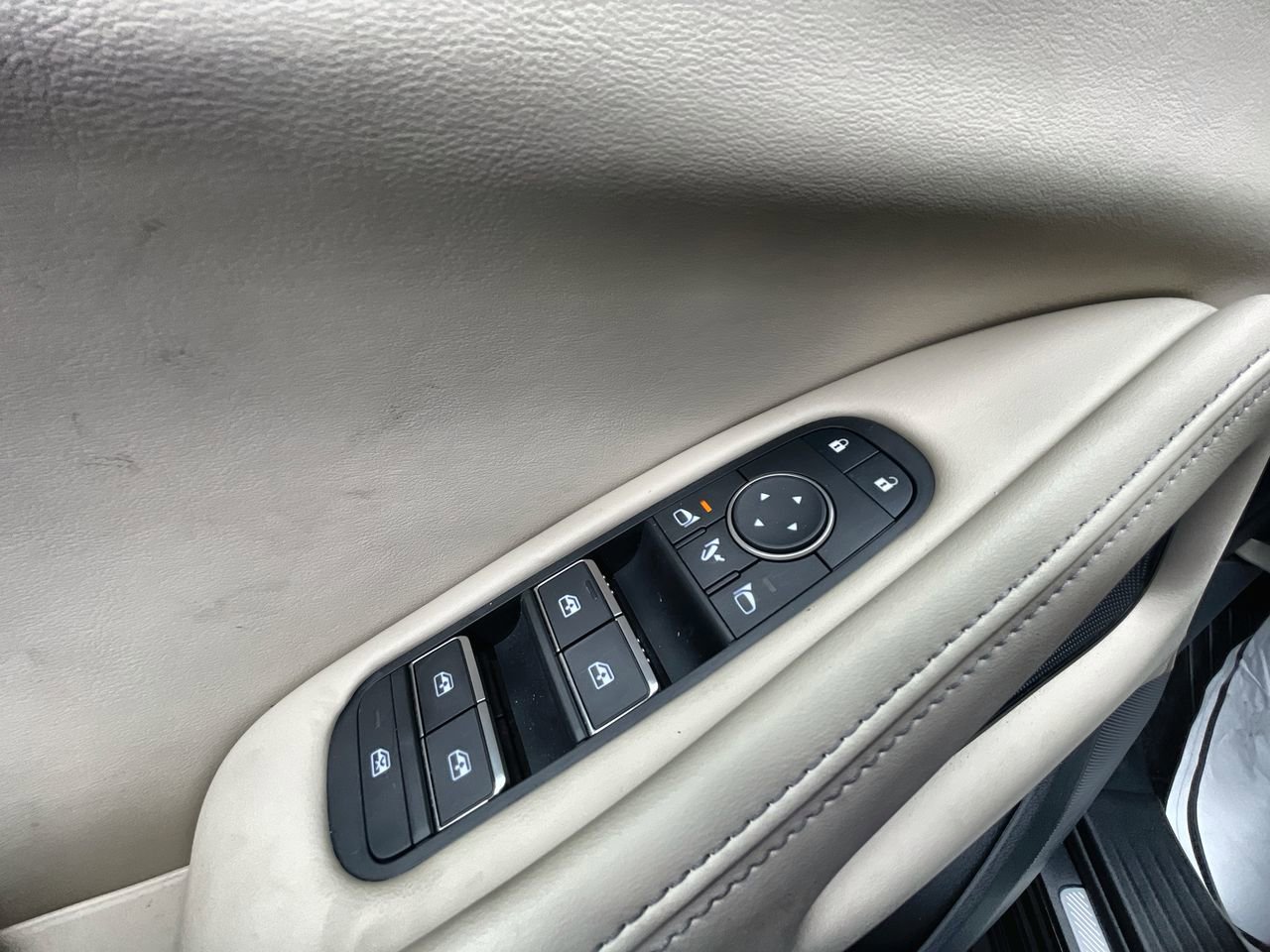 Used 2023 INFINITI QX60 Luxe w/ Cargo Package FWD image 24