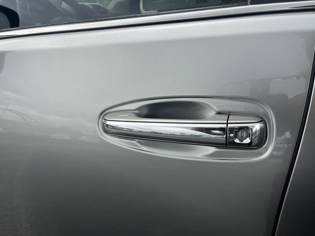 Used 2021 Lexus GX 460 Premium w/ Accessory Package image 29