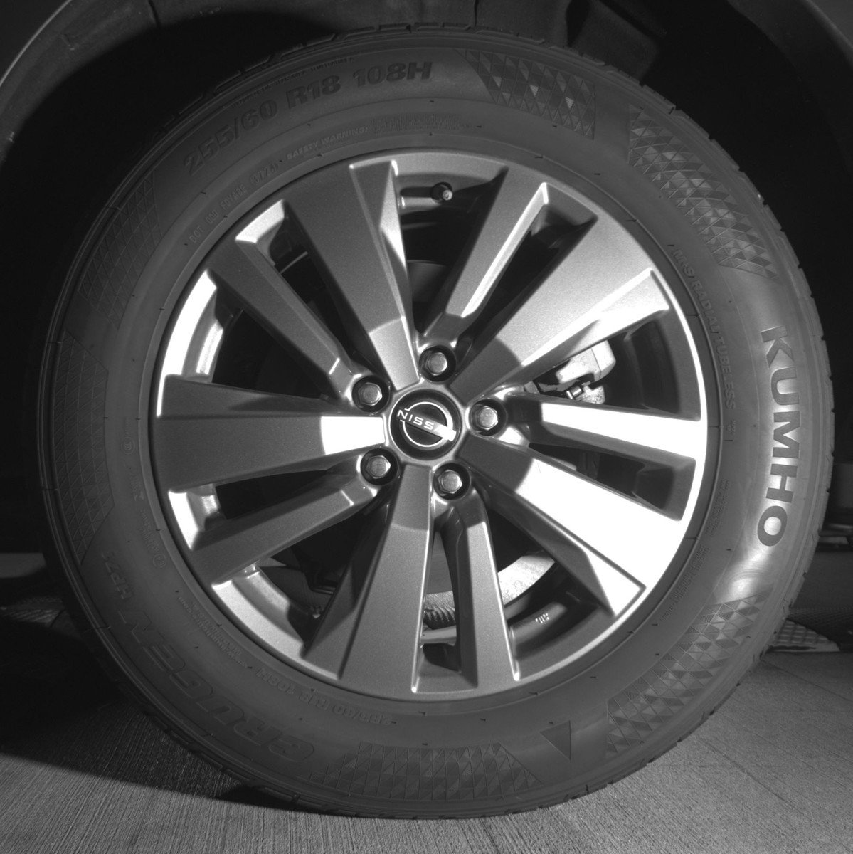 Used 2024 Nissan Pathfinder SV image 14