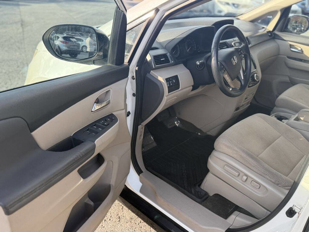 Used 2016 Honda Odyssey SE image 8