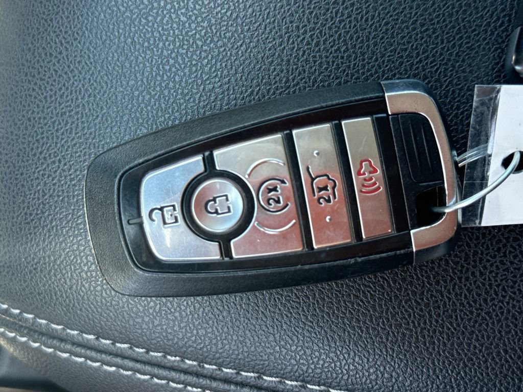 Used 2025 Ford Escape SE FWD image 41