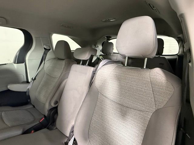 Used 2022 Toyota Sienna LE FWD image 28