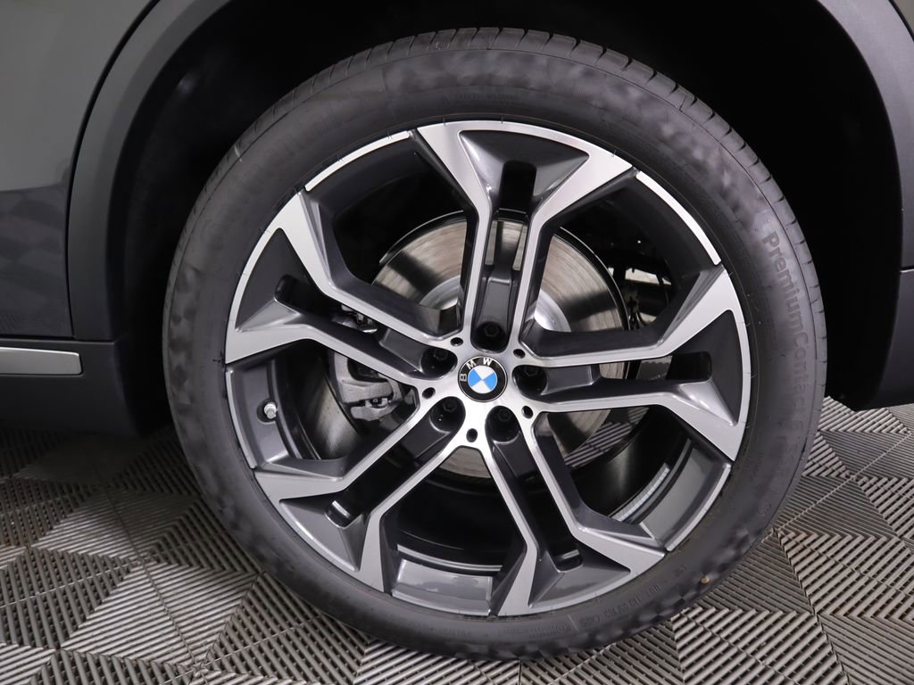 New 2026 BMW X5 sDrive40i w/ Climate Comfort Package image 32