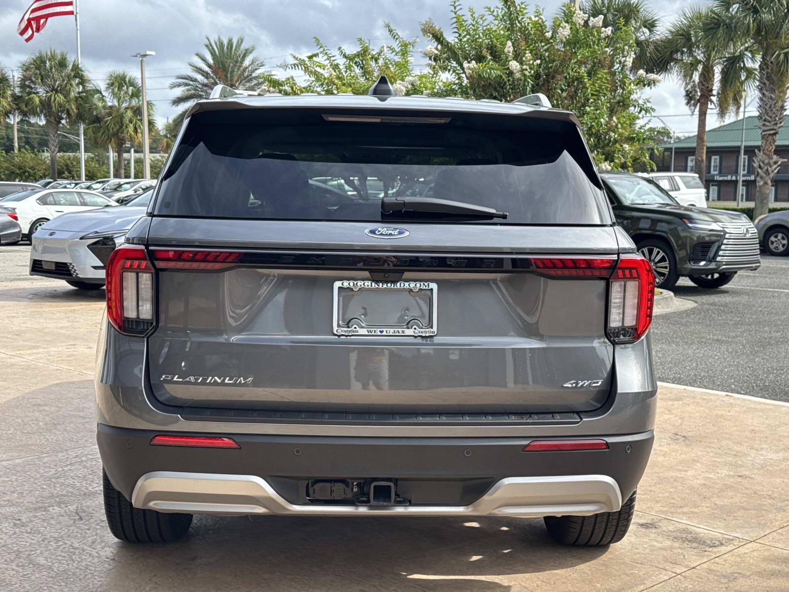 Used 2026 Ford Explorer Platinum w/ LUX Leather Package AWD/4WD image 4