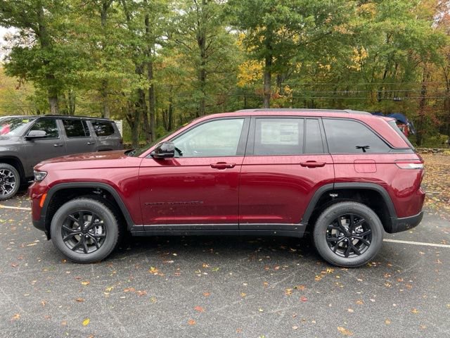 New 2025 Jeep Grand Cherokee Altitude image 3
