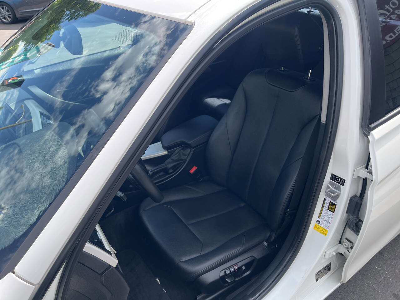 Used 2015 BMW 320i Sedan image 9