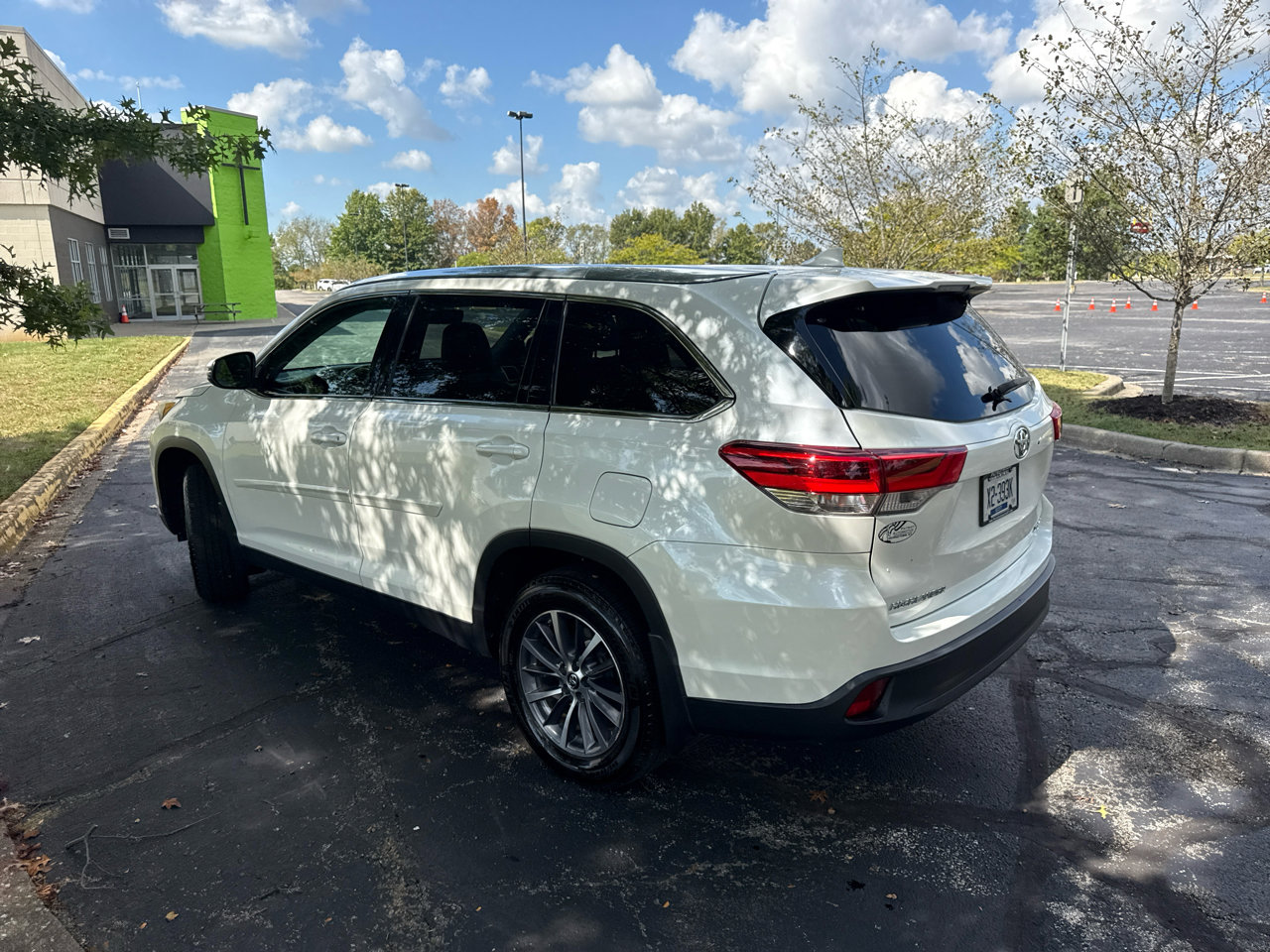 Used 2019 Toyota Highlander XLE image 6