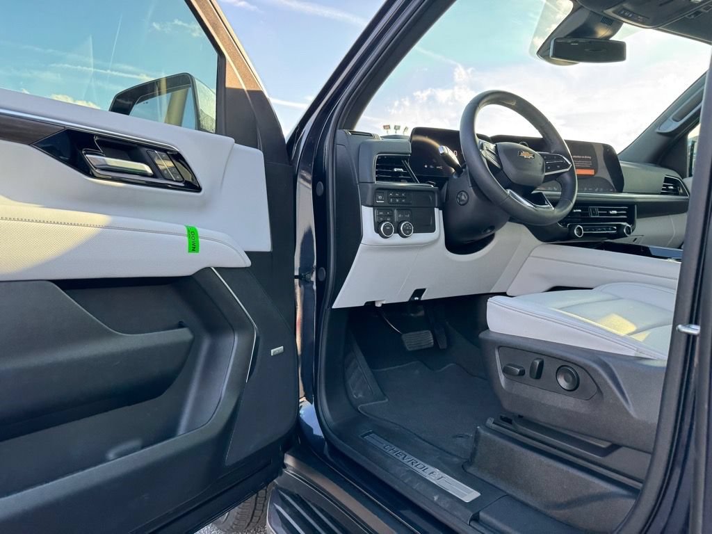 New 2025 Chevrolet Tahoe Premier AWD/4WD image 13