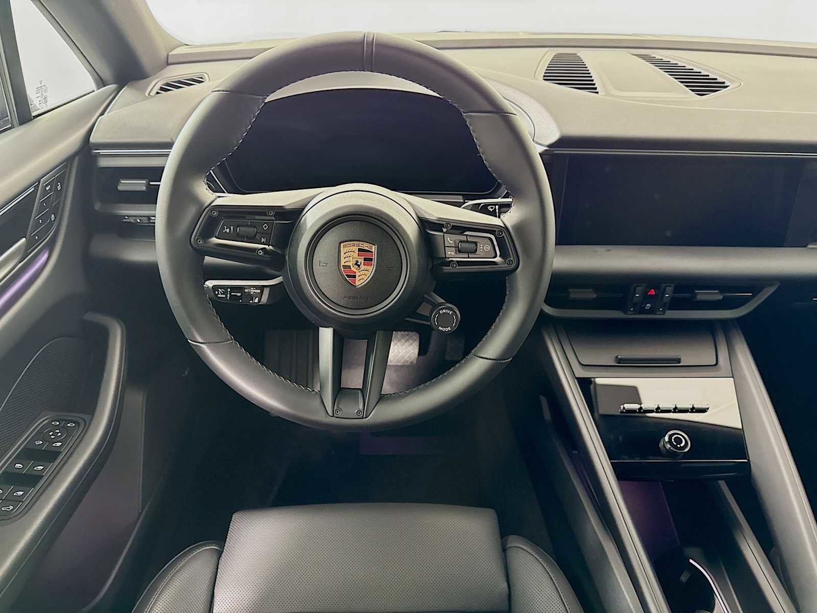 Certified 2025 Porsche Macan Electric image 24