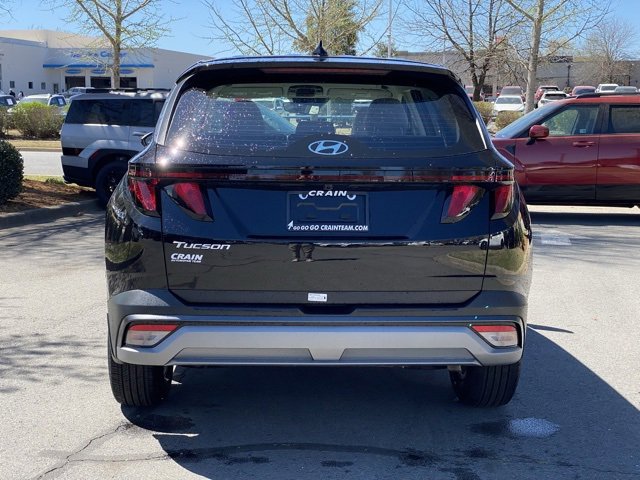New 2025 Hyundai Tucson SE image 6