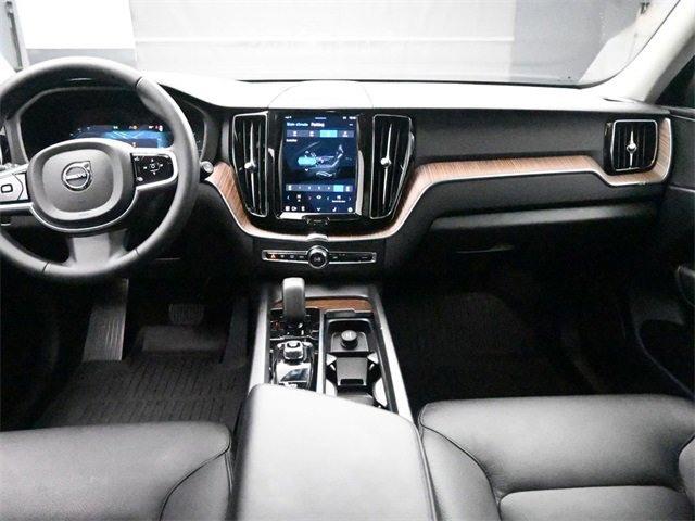 Used 2023 Volvo XC60 B5 Plus w/ Protection Package Premier image 9
