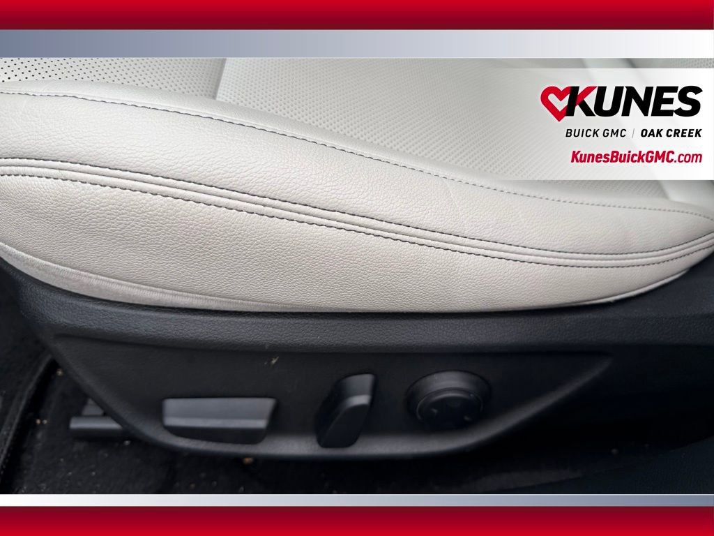 Used 2025 Genesis G70 2.5T AWD/4WD image 9