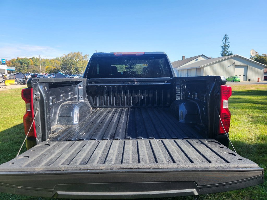 Used 2022 Chevrolet Silverado 1500 LT AWD/4WD image 13