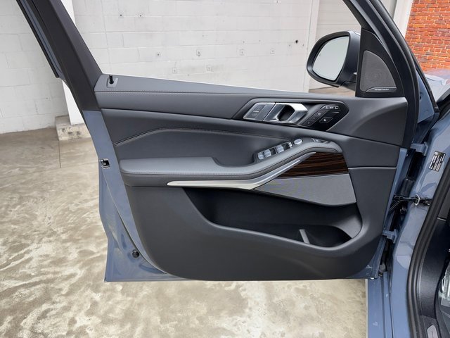 Used 2026 BMW X7 xDrive40i image 10