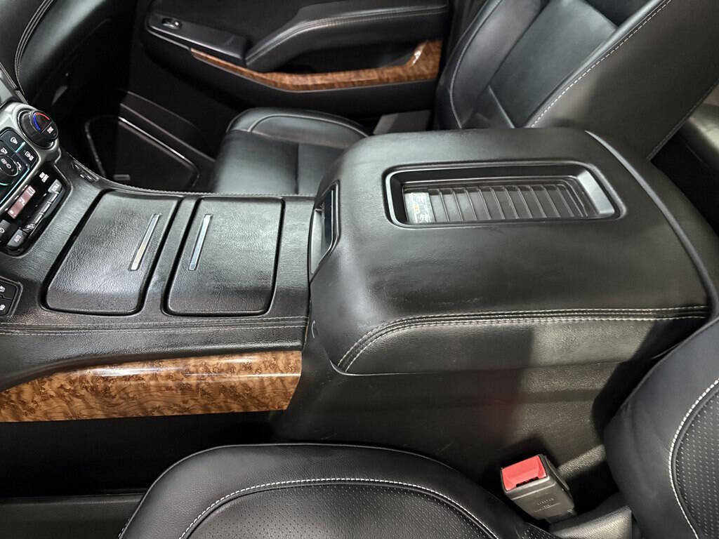 Used 2018 Chevrolet Suburban Premier image 19