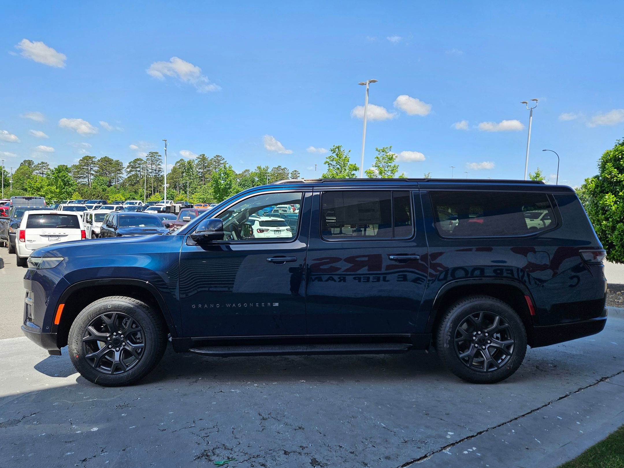 New 2026 Jeep Grand Wagoneer L Limited AWD/4WD image 4