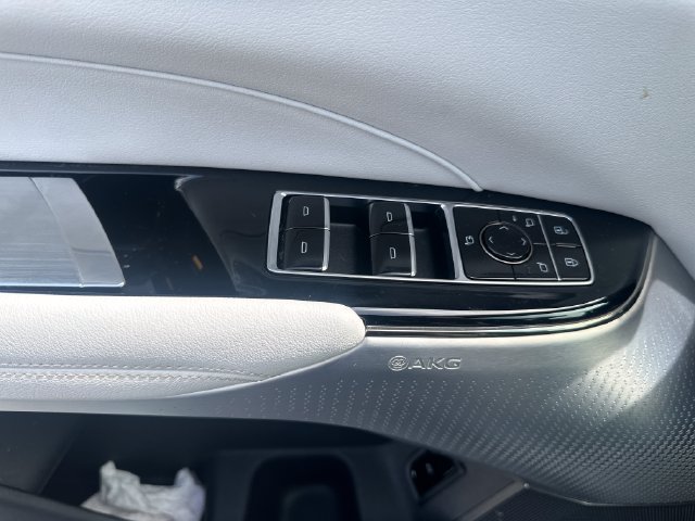 Certified 2023 Cadillac Lyriq 2WD image 11