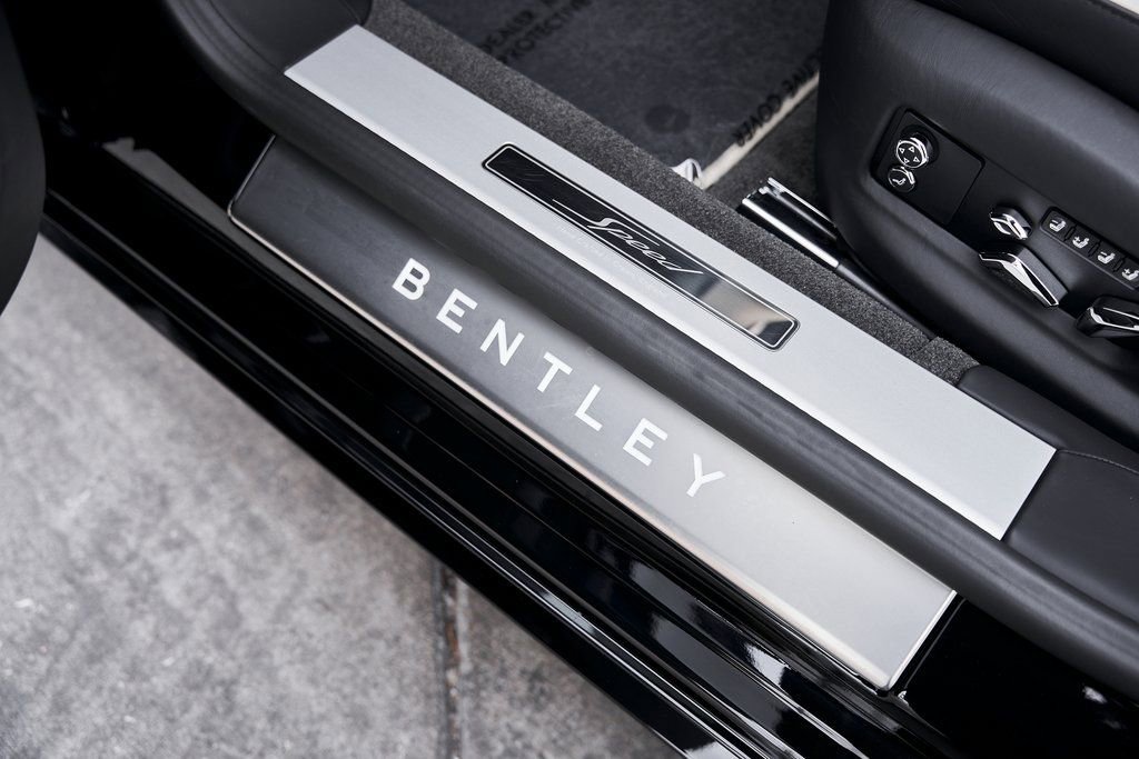 Used 2025 Bentley Flying Spur Plug-In Hybrid image 36