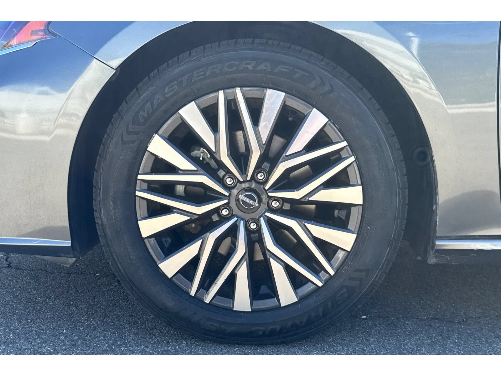 Used 2023 Nissan Altima 2.5 SV FWD image 45