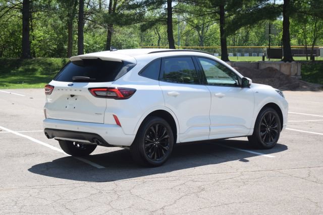 Used 2023 Ford Escape ST-Line Elite AWD/4WD image 25
