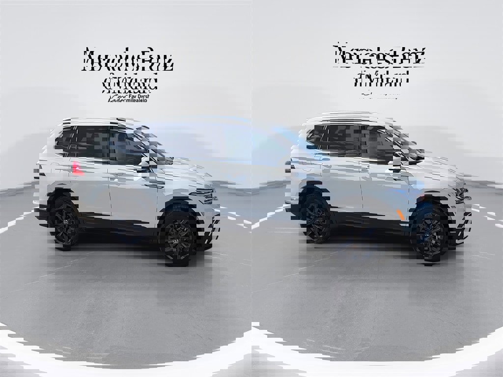 Used 2024 Volkswagen Tiguan SE image 9