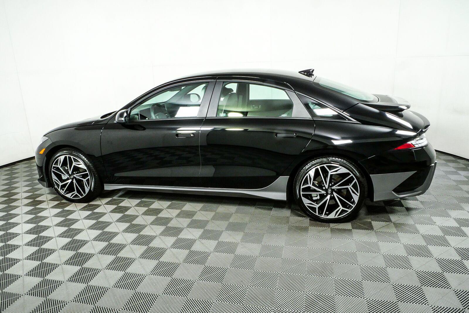 Used 2023 Hyundai Ioniq 6 SEL w/ Cargo Package RWD image 29