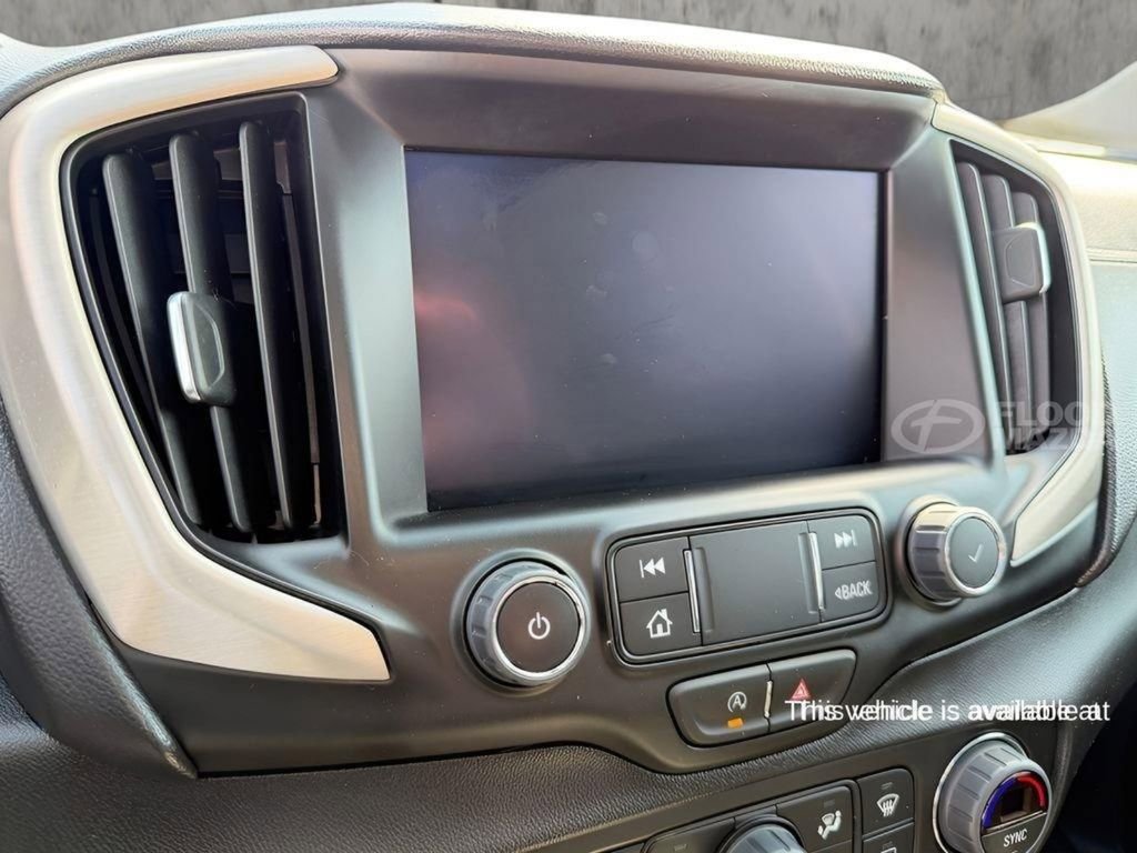 Used 2024 GMC Terrain Denali w/ Denali Premium Package AWD/4WD image 16