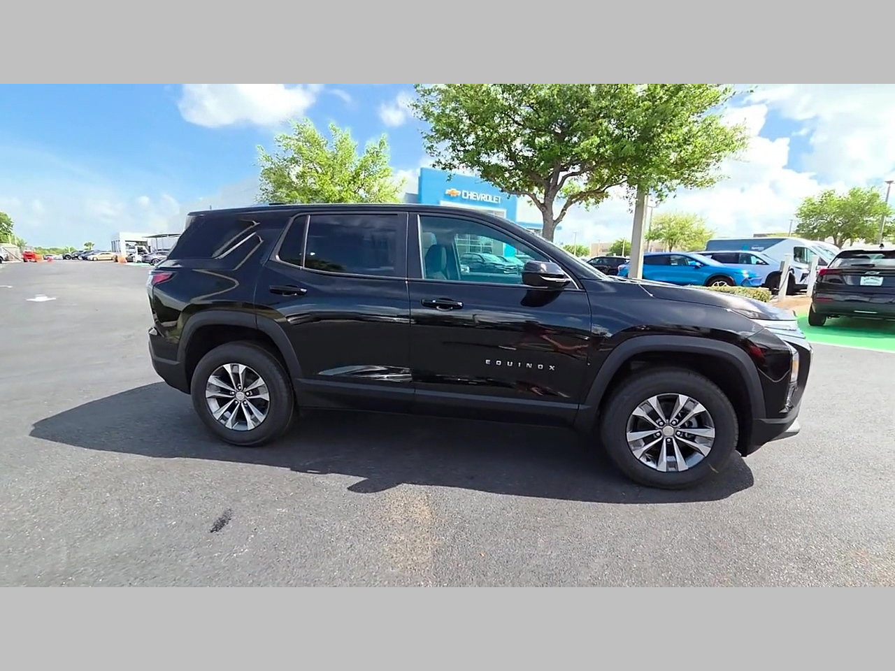 New 2026 Chevrolet Equinox LT w/ Convenience Package II FWD image 14