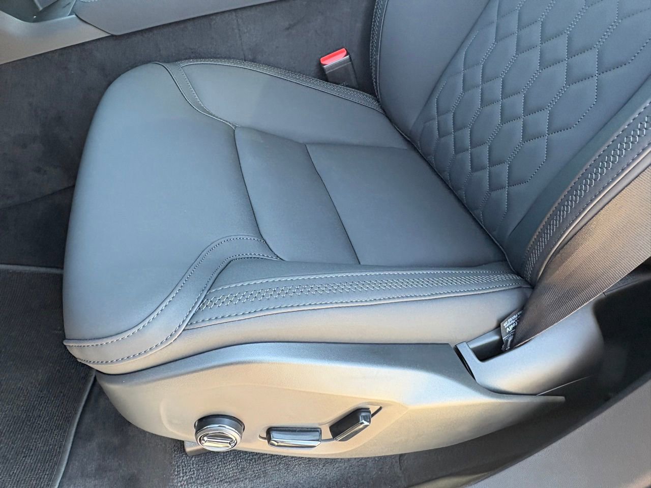 New 2026 Volvo XC90 B6 Plus w/ Protection Package Premier AWD/4WD image 19