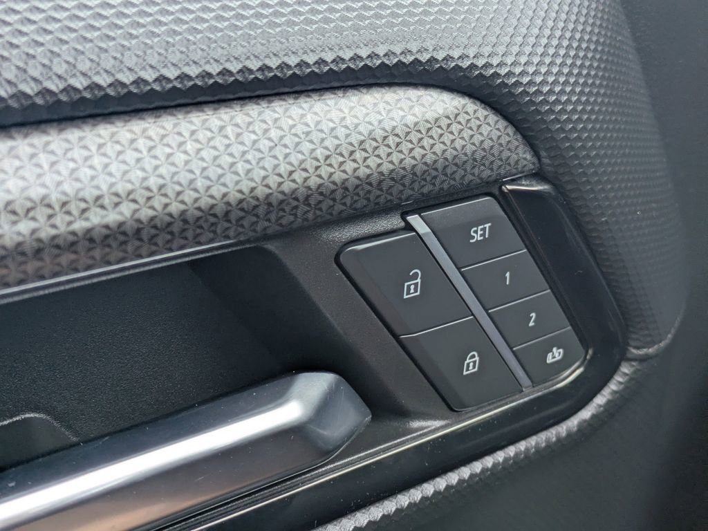 Used 2024 Chevrolet Silverado 1500 ZR2 image 28