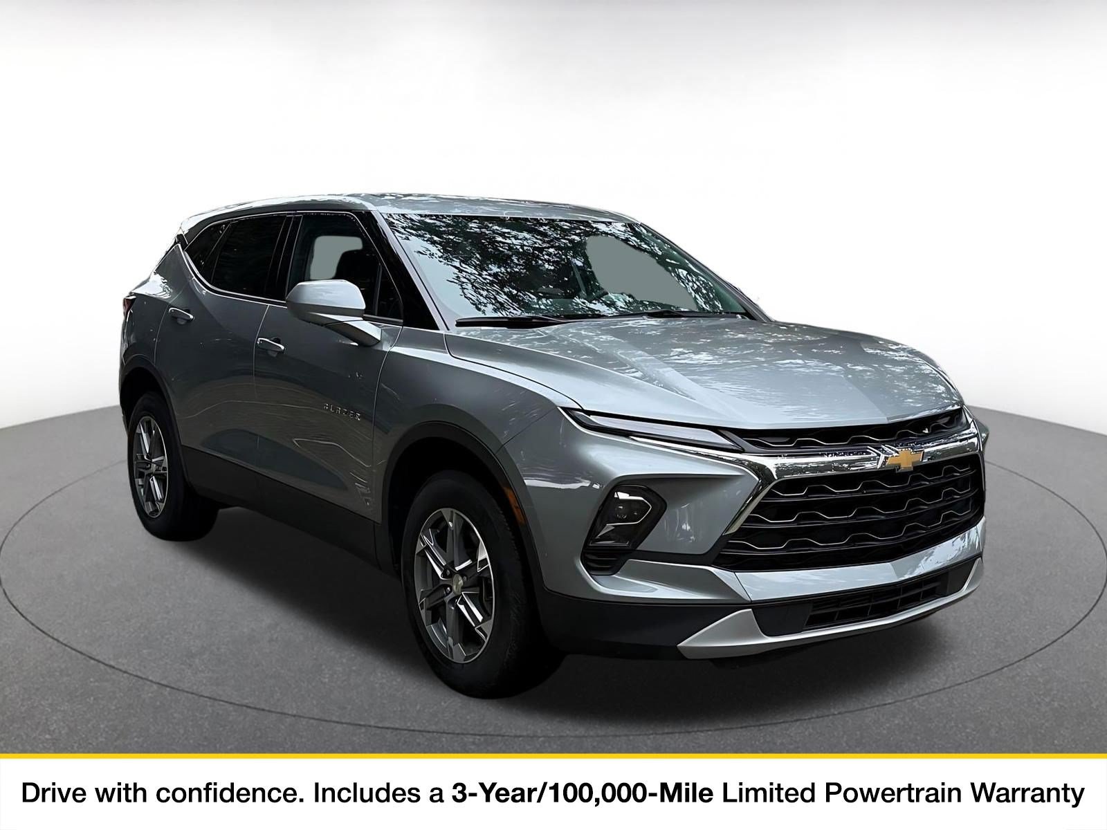 Used 2026 Chevrolet Blazer LT FWD image 1