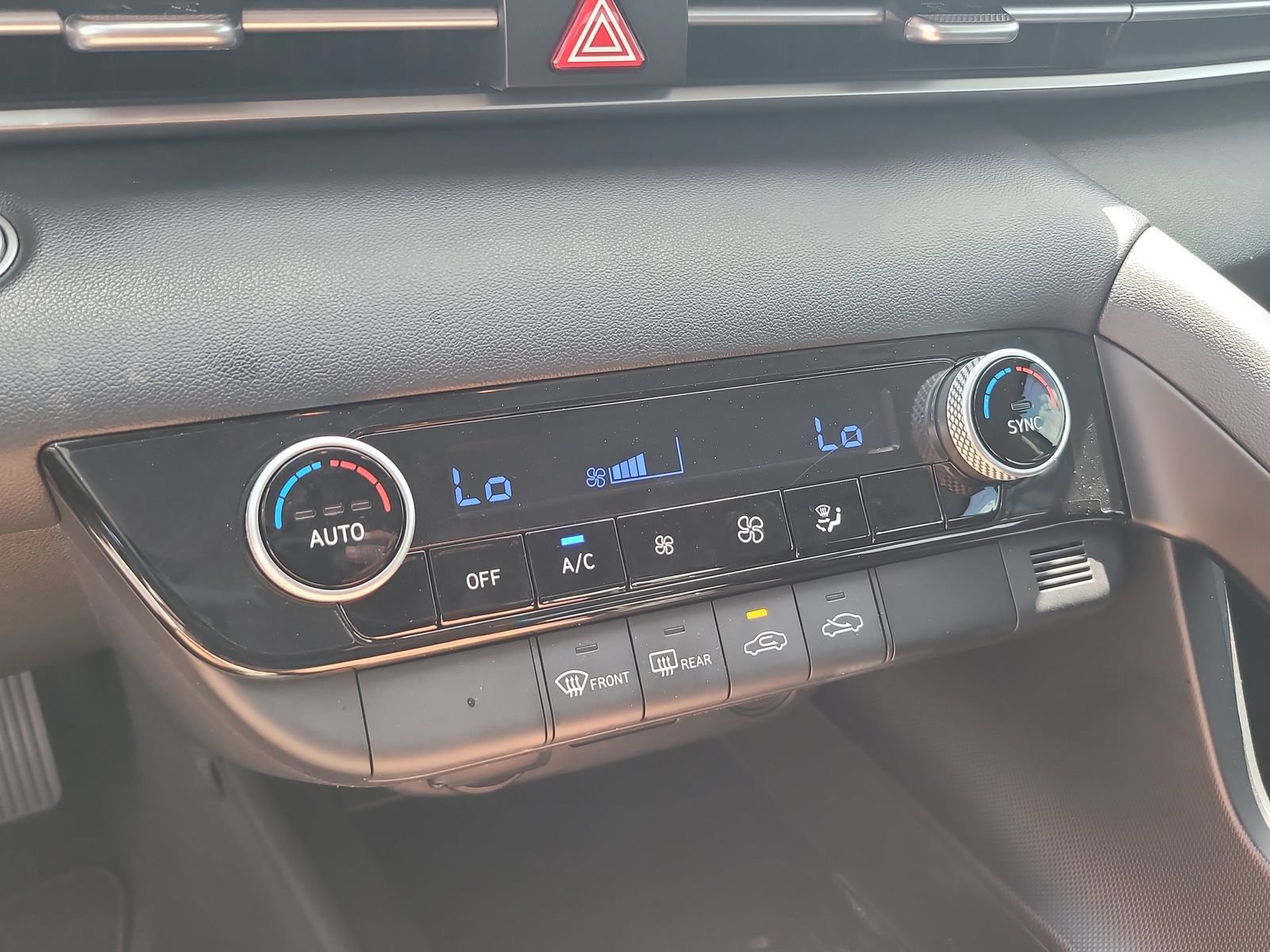 Used 2022 Hyundai Elantra SEL FWD image 20