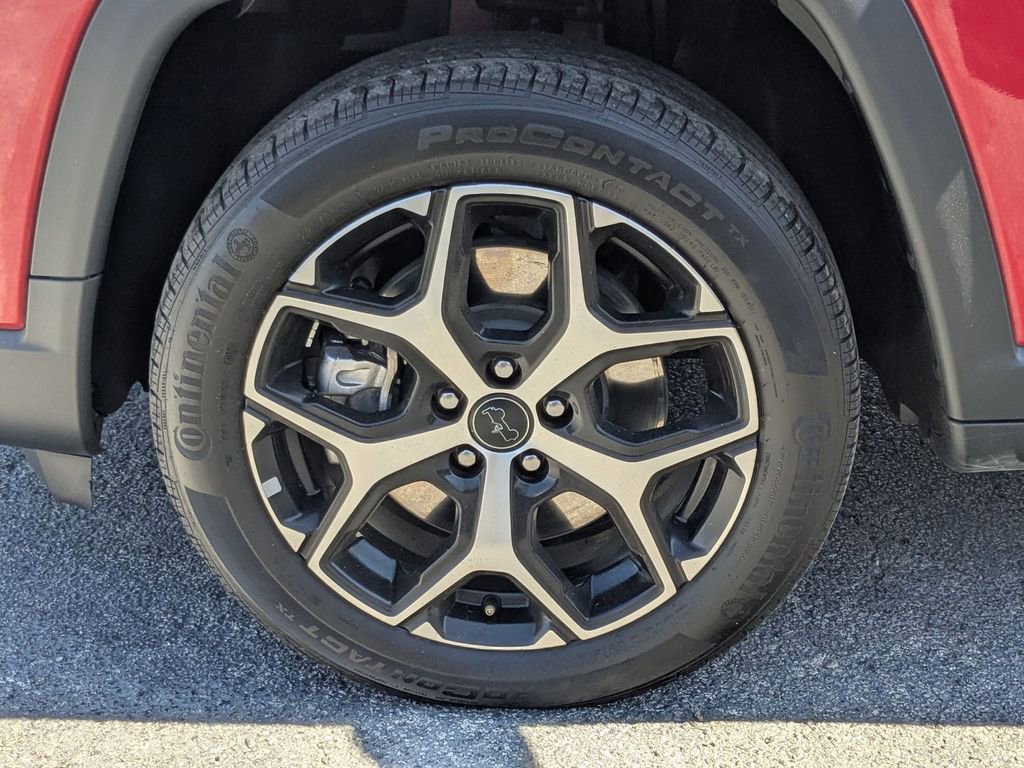 Used 2025 Jeep Compass Limited image 28
