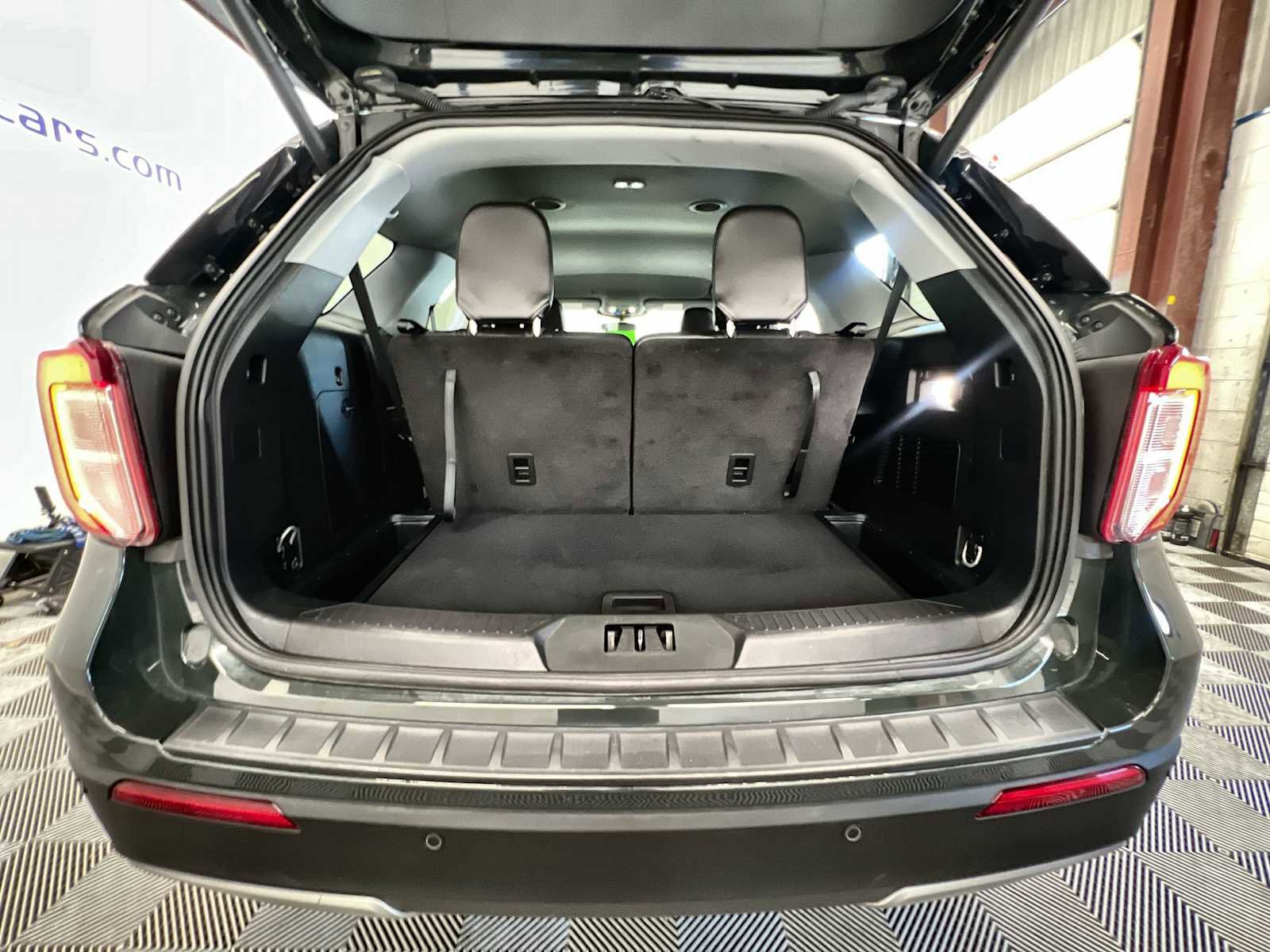 Used 2023 Ford Explorer XLT w/ Equipment Group 202A image 19