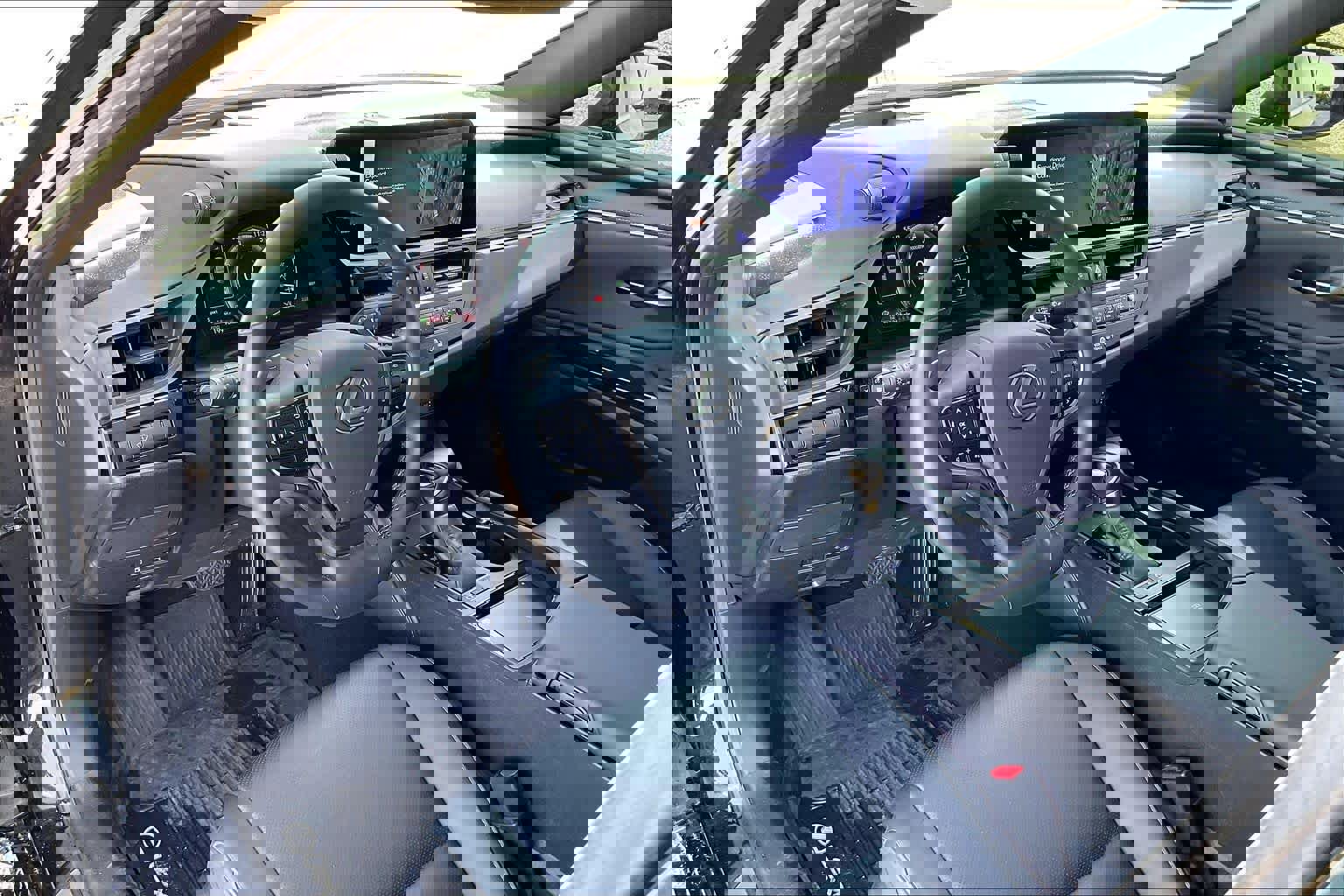 Used 2025 Lexus ES 300h w/ Premium Package image 16