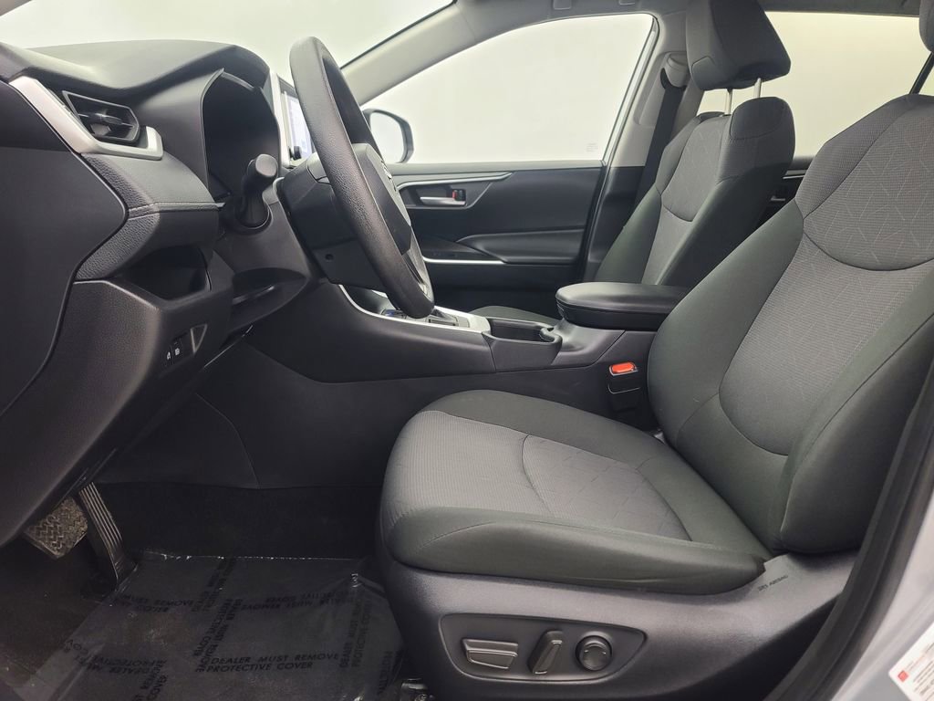 Used 2025 Toyota RAV4 XLE image 15