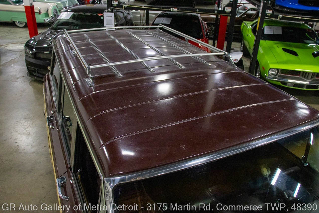 Used 1988 Jeep Grand Wagoneer image 14