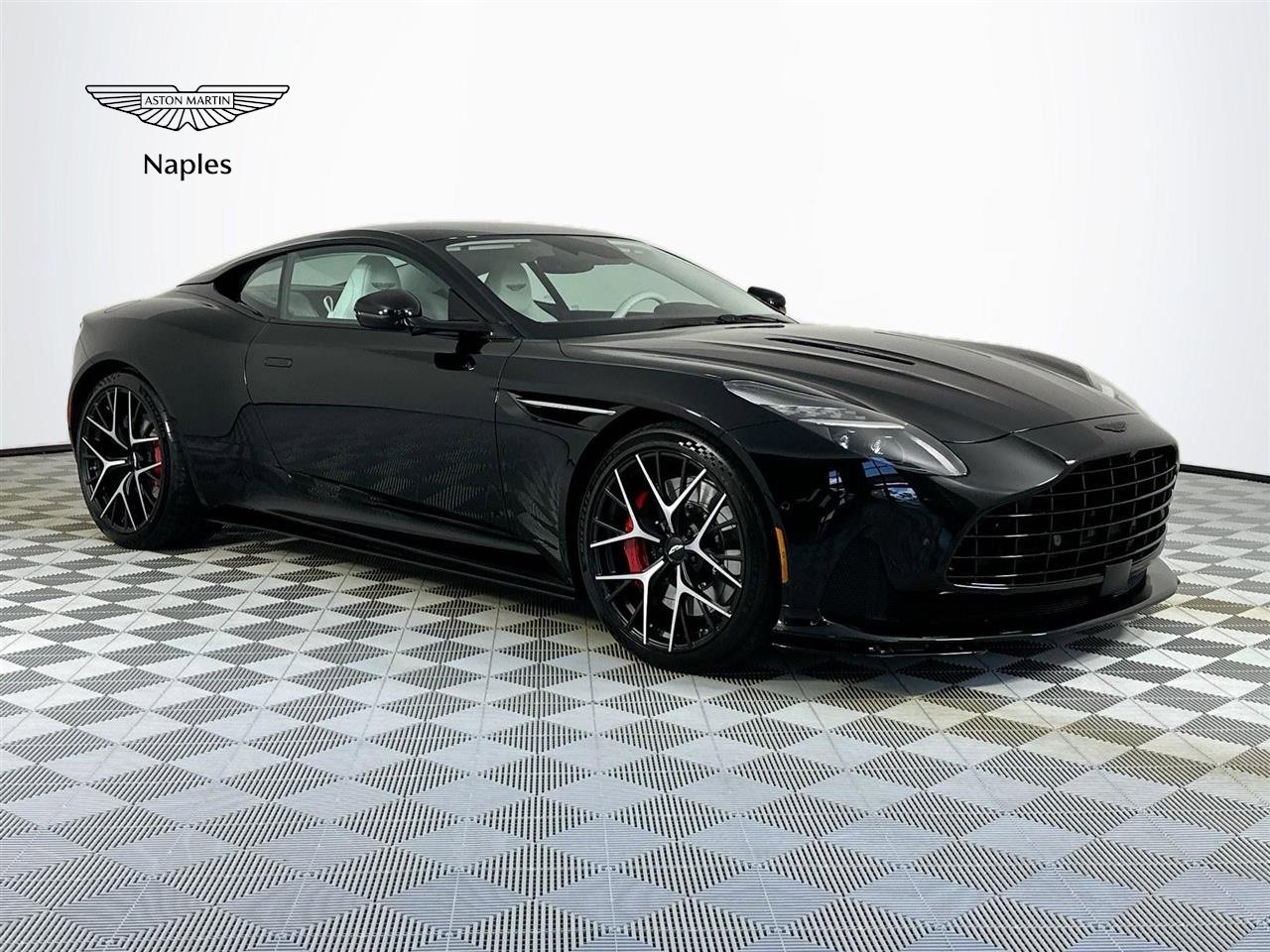 Used 2025 Aston Martin DB12 Coupe image 1