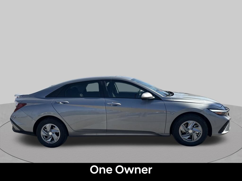 Used 2026 Hyundai Elantra SE FWD image 7