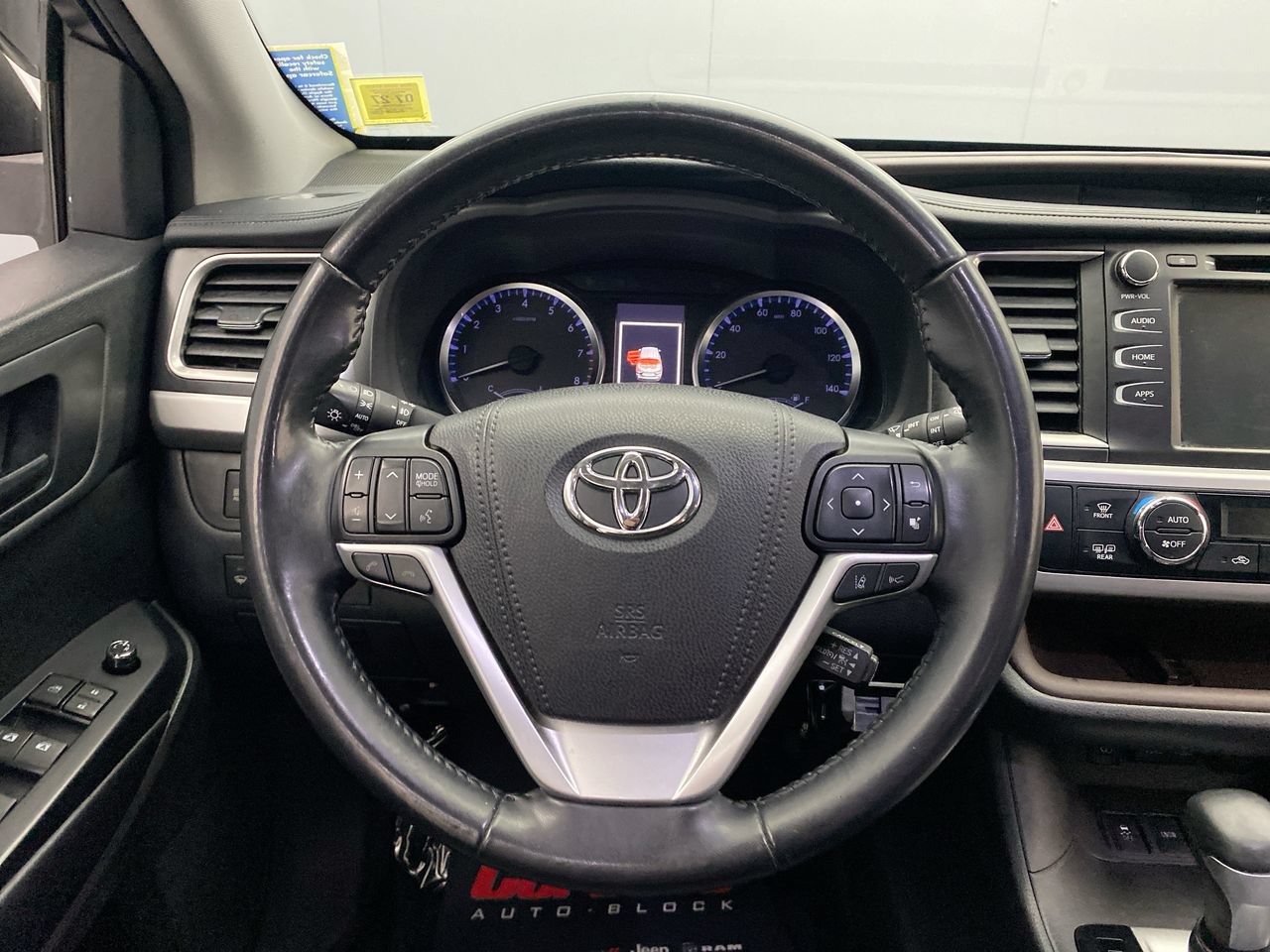 Used 2018 Toyota Highlander Plus AWD/4WD image 16