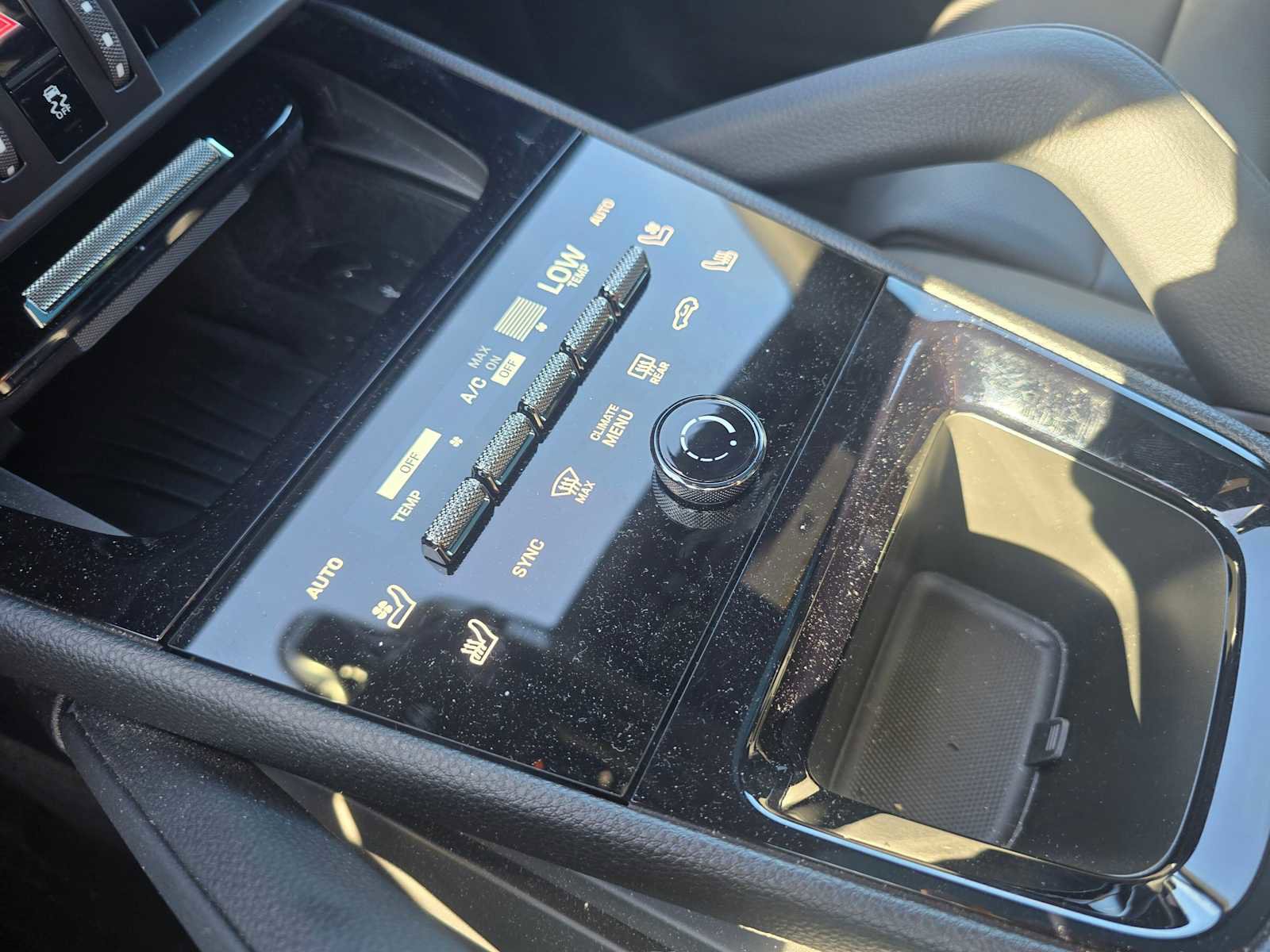 Used 2024 Porsche Cayenne image 31