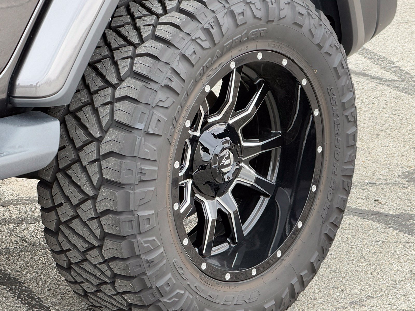 Used 2021 Jeep Wrangler Unlimited Sahara AWD/4WD image 14