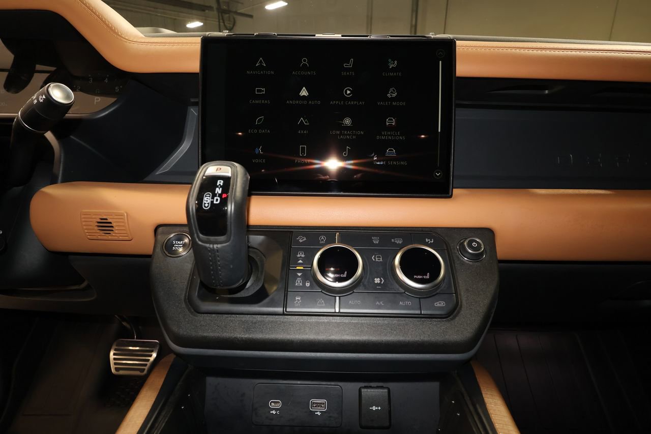Used 2023 Land Rover Defender 130 X image 17