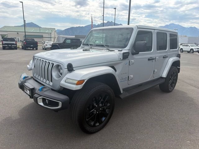 Used 2023 Jeep Wrangler Unlimited Sahara w/ Cold Weather Group AWD/4WD image 3