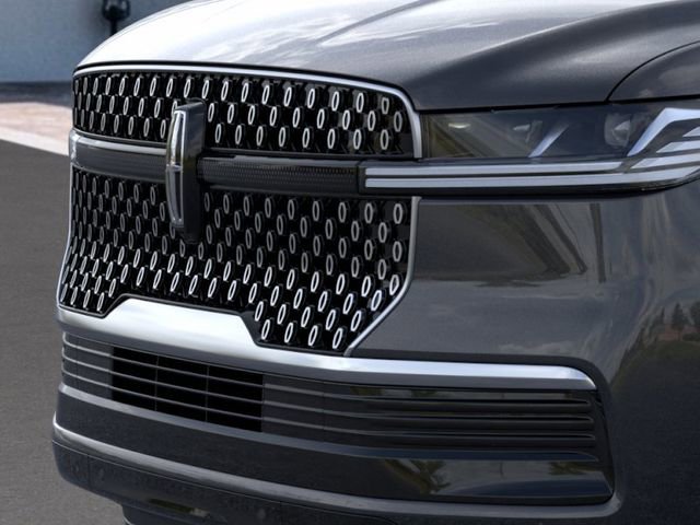 New 2026 Lincoln Navigator Premiere AWD/4WD image 18