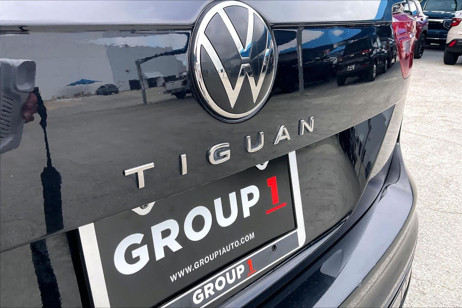 Used 2023 Volkswagen Tiguan SE R-Line FWD image 33