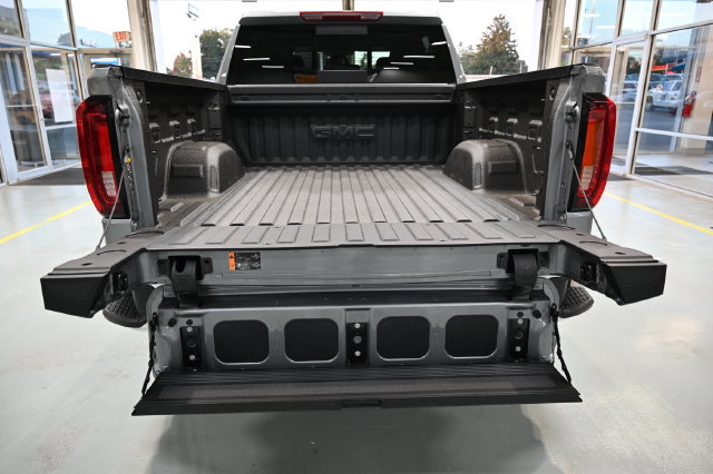 New 2026 GMC Sierra 1500 SLT AWD/4WD image 9